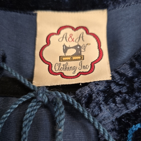 Embroidered Velvet Top with Floral Design - Picture 9 of 11